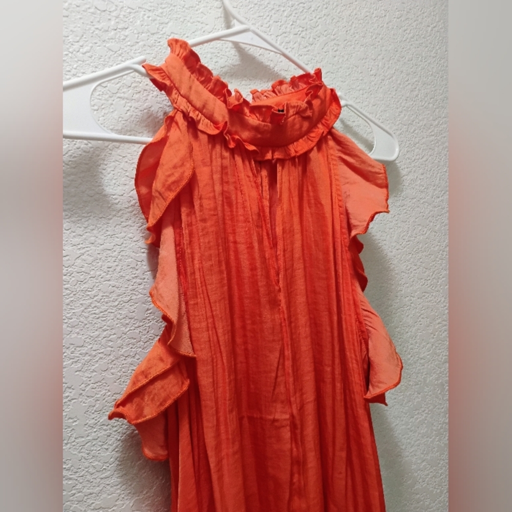 Sleeveless Ruffled Blouse - Picture 3 of 10